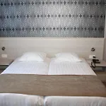 La Louve Hotel