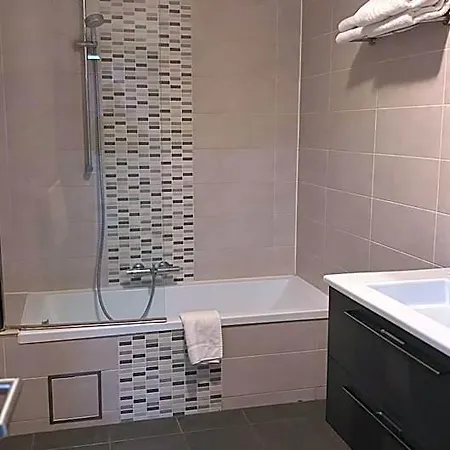 Hotel La Louve 3*