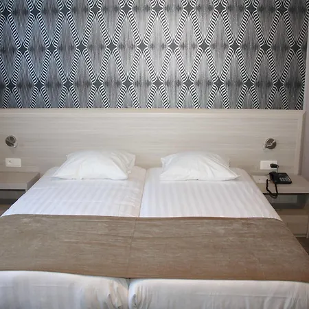 La Louve Hotel